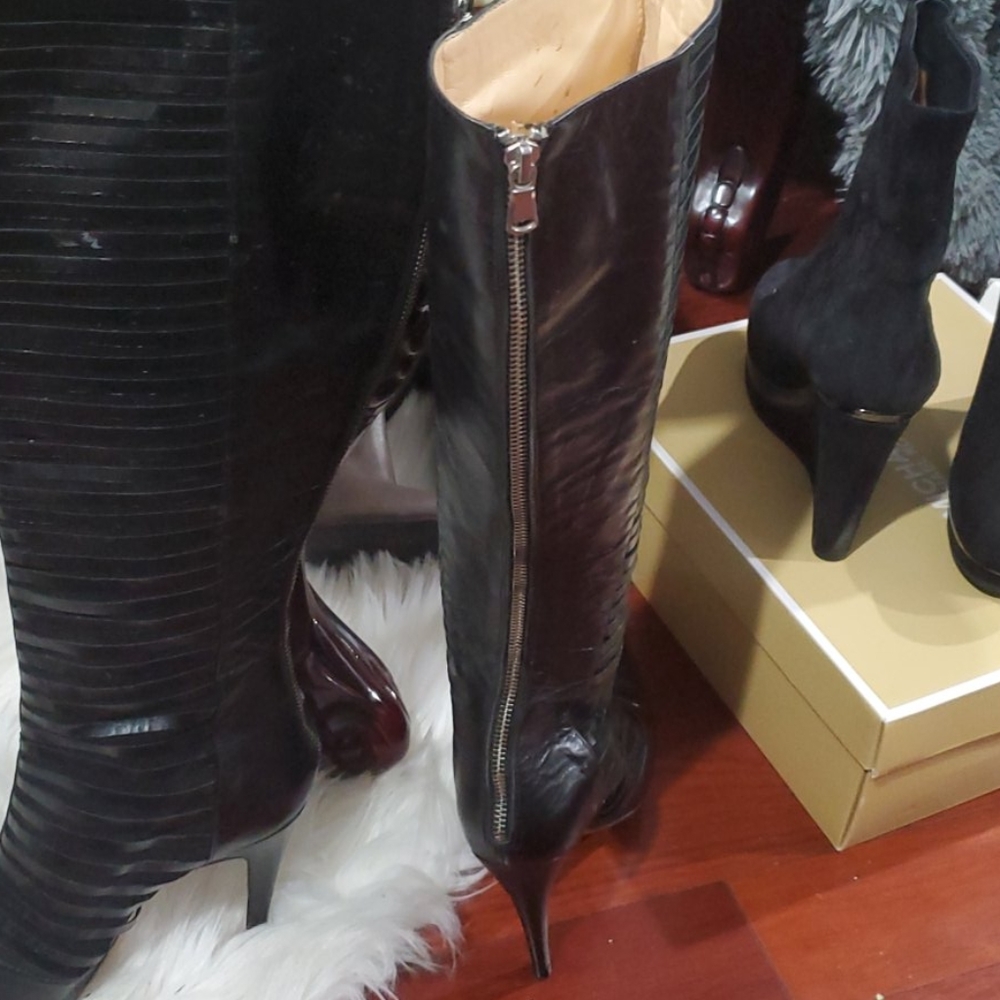 Shoes - Picture 3 of 4